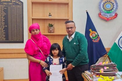 पिता की आकस्मिक मृत्यु के बाद मासूम अंजनी बनी बाल आरक्षक, एसपी गर्ग ने सौंपा नियुक्ति पत्र