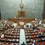 Loksabha News Update: पूरे शीतकालीन सत्र के लिए विपक्ष के 14 सांसद लोकसभा से निलंबित, गलत बर्ताव के चलते हुई कार्रवाई