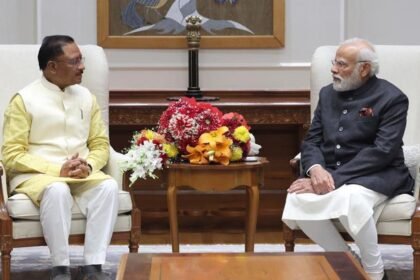 एक्शन में साय सरकार… 13 दिनों में पूरी की मोदी की 3 गारंटियां, अब महतारी के वंदन की तैयारी!