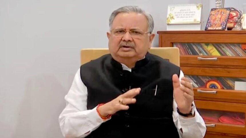 प्रशासनिक अधिकारियों को दी चेतावनी, रमन सिंह ने कहा- सरकार बदल गई, अब करना पड़ेगा छत्तीसगढ़ के हित में काम