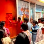 रायपुर हेरिटेज वॉक द्वितीय के अंतर्गत रायपुर को नजदीक से जान रहे हैं इतिहास में रूचि रखने वाले प्रतिभागी