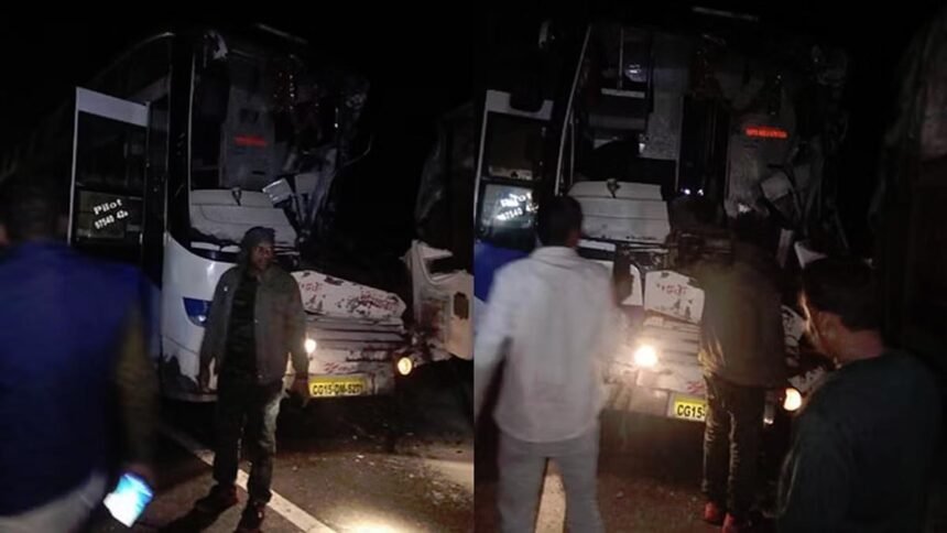 Road Accident: पुल पर खड़े ट्रक में जा घुसी बस, 20 से ज्यादा यात्री हुए घायल