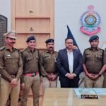 Durg Police promotion: दुर्ग जिले के 3 सहायक उप निरीक्षक बने उप निरीक्षक, एसएसपी गर्ग ने स्टार लगाकर दी शुभकामनाएं