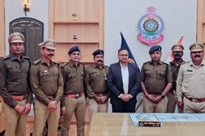 Durg Police promotion: दुर्ग जिले के 3 सहायक उप निरीक्षक बने उप निरीक्षक, एसएसपी गर्ग ने स्टार लगाकर दी शुभकामनाएं