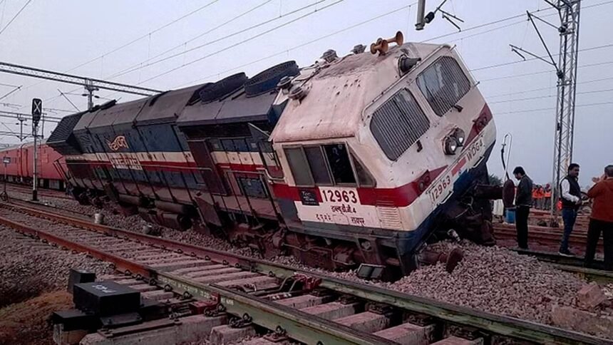 Train Accident: मालगाड़ी का इंजन हुआ फिर डीरेल, यातायात हुआ प्रभावित, यात्री हुए परेशान