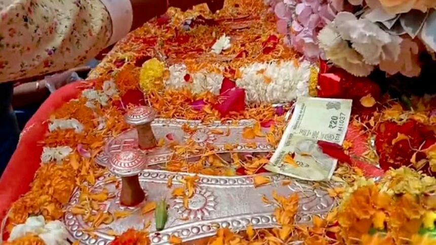 श्रीलंका से अयोध्या ले जाई जा रहीं भगवान श्रीराम की चरण पादुका का राजनांदगांव में हुआ भव्य स्वागत
