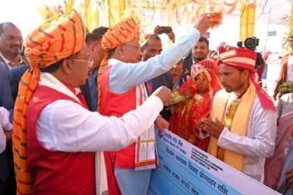 तातापानी महोत्सव में मुख्यमंत्री कन्या विवाह योजना में 400 जोड़े दाम्पत्य सूत्र में बंधे