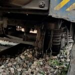 ट्रेन हादसा: चारमीनार एक्सप्रेस की बोगियां हुईं बेपटरी, नामपल्ली रेलवे स्टेशन पर हुआ हादसा