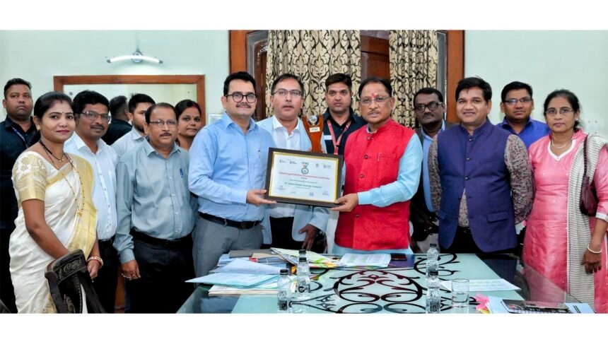 राष्ट्रीय स्तर पर फिर मिली उपलब्धि: आउटस्टैण्डिंग कम्यूनिटी बेस्ड ग्रीन एनर्जी प्रोजेक्ट में विजेता बना छत्तीसगढ़