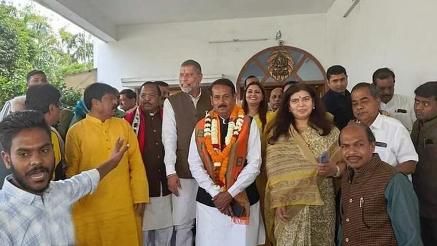 Rajya Sabha Election: बीजेपी से राज्यसभा उम्मीदवार देवेन्द्र प्रताप सिंह ने दाखिल किया नामांकन, कहा-छोटे से कार्यकर्ता को कहां से कहां पहुंचा दिया