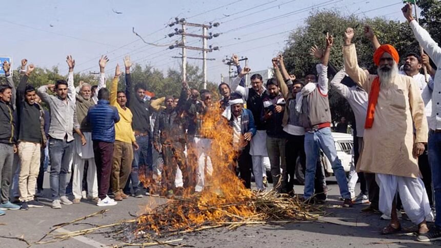 किसान आंदोलन: प्रदर्शन के चलत रास्ते बंद होने से हजारों फैक्ट्रियों पर लगा ताला, लाखों कामगार बेचैन-परेशान