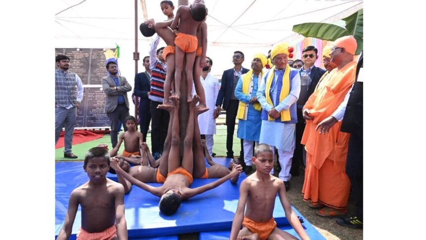 मलखंब खिलाडिय़ों ने दिखाया शानदार प्रदर्शन, सीएम साय ने खिलाडिय़ों को दी शाबासी