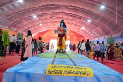 राजिम कुंभ कल्प 2024: श्रीराम के जीवन चरित्र एवं वनगमन पथ की झांकी बनी आकर्षण का केन्द्र