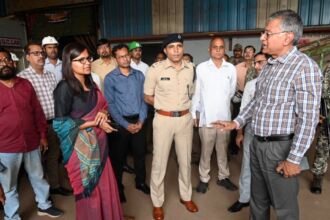 लोकसभा निर्वाचन 2024 की तैयारियों को लेकर कलेक्टर एवं एसपी ने किया शहर के विभिन्न क्षेत्रों का निरीक्षण