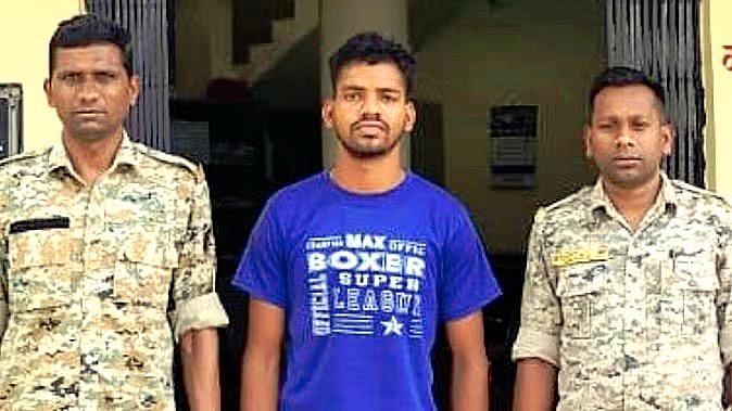 डीआरजी जवान को गोली मारने वाला नक्सली गिरफ्तार, छात्रावास में रहकर नक्सलियों के लिए कर रहा था काम