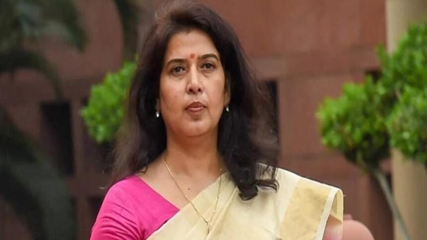 CG Politics: कोरबा में भाजपा के दाँव से कांग्रेस चित्त! छत्तीसगढ़ में भाजपा का बड़ा चेहरा है सरोज पाण्डेय, बना चुकी है वर्ल्ड रिकार्ड