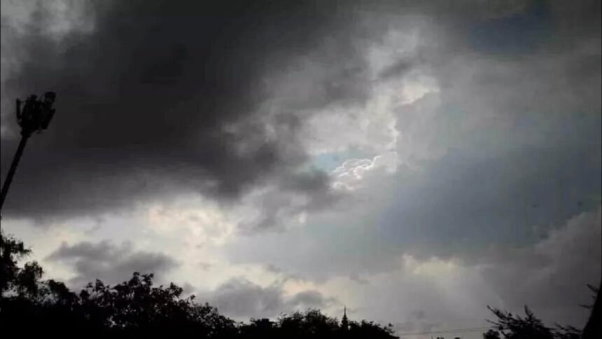 Weather update: मौसम बदल रहा करवट, कुछ दिनों तक गरज चमक के साथ अंधड़़ की संभावना