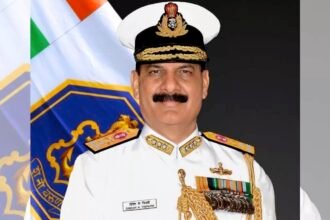 नौसेना प्रमुख की नई जिम्मेदारी संभालेंगे वाइस एडमिरल दिनेश कुमार त्रिपाठी, जानिए नए चीफ के बारे में
