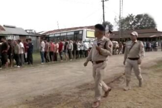 Loksabha Election: 11 निर्वाचन केंद्रों में आज फिर मतदान, कड़ी सुरक्षा के बीच कराई जा रही वोटिंग