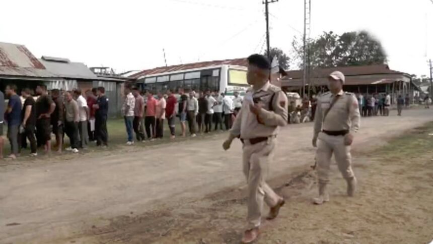 Loksabha Election: 11 निर्वाचन केंद्रों में आज फिर मतदान, कड़ी सुरक्षा के बीच कराई जा रही वोटिंग