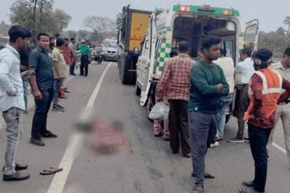 रफ्तार का कहर: ट्रेलर ने बाइक सवार को रौंदा, एक की मौत, दूसरा जिंदगी से लड़ रहा जंग