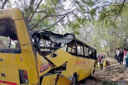 ईद के दिन बड़ा हादसा: महेन्द्रगढ़ में स्कूल बस पलटी, दुर्घटना में छह बच्चों की मौत, 15 घायल