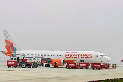 300 कर्मचारियों की बगावत से थमी एयर इंडिया एक्सप्रेस, 82 उड़ानें रद्द, बीमारी का हवाला देकर घर बैठे चालक दल के सदस्य