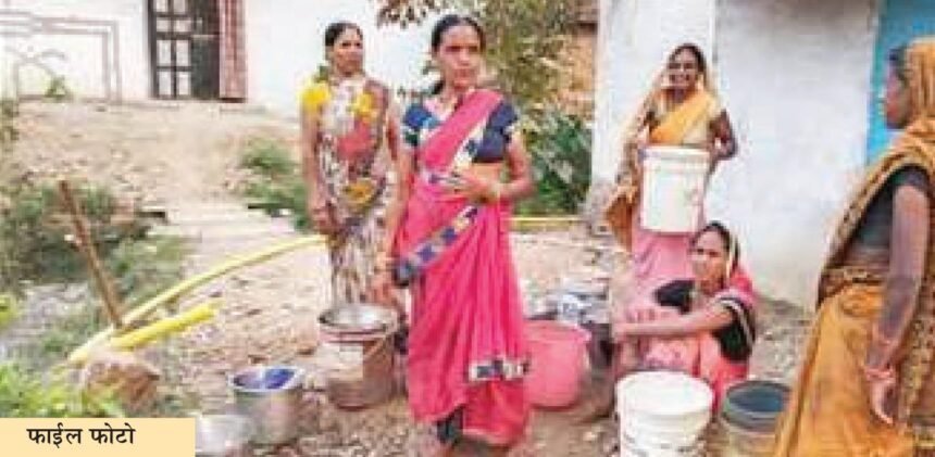 शहनाइयों को तरस रहा है मोहलाई गाँव, जलसंकट के चलते इस गांव में नहीं ब्याही जाती बेटियां