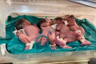 महिला ने दिया एक साथ चार बच्चों को जन्म, दो लड़के, दो लड़कियां….सभी स्वस्थ