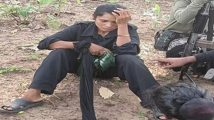 पांच लाख की इनामी महिला नक्सली गिरफ्तार, विस्फोटक सामग्री भी जब्त