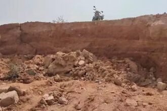 मजदूर की मौत के बाद भी नहीं लिया सबक, प्रशासन की नाक के नीचे धड़ल्ले से हो रहा मुरुम उत्खनन