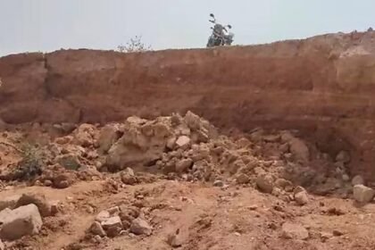 मजदूर की मौत के बाद भी नहीं लिया सबक, प्रशासन की नाक के नीचे धड़ल्ले से हो रहा मुरुम उत्खनन