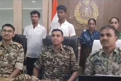 20 लाख के चार इनामी नक्सलियों ने किया सरेंडर, दो महिला हार्डकोर माओवादी भी शामिल