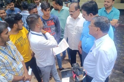 एबीवीपी ने कल्याण कॉलेज में विभिन्न समस्याओं को लेकर सौंपा ज्ञापन