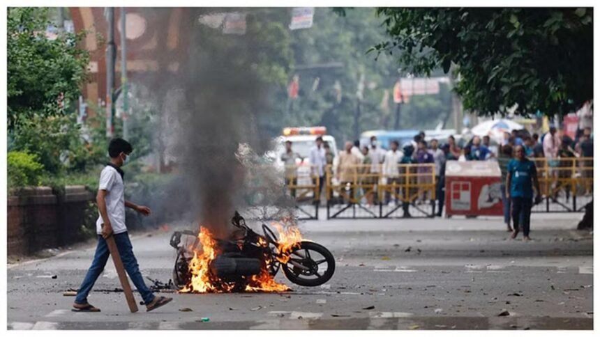 भारत का बड़ा फैसला, बांग्लादेश से उच्चायोग-कॉन्स्युलेट के गैर-आवश्यक कर्मचारियों को वापस बुलाया