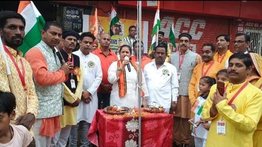 रत्नावली कौशल ने जगह जगह फहराया तिरंगा, शानदार वक्तव्य से जीत लिया लोगों का दिल