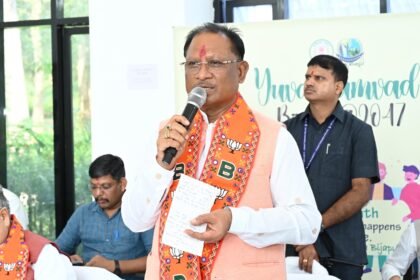 मुख्यमंत्री ने युवाओं से किया संवाद, प्रतिभाओं को आगे बढ़ाने का दिलाया भरोसा