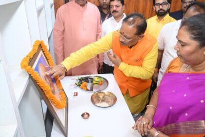 गृहग्राम बगिया पहुंचे मुख्यमंत्री विष्णु देव साय ने सरदार पटेल को किया नमन