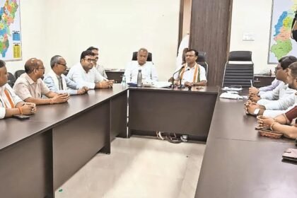 'दक्षिणÓ से संजीवनी की तलाश में कांग्रेस, चुनाव समिति ने दिल्ली भेजा 2 नाम का पैनल, सीनियर नेता हुए एकजुट