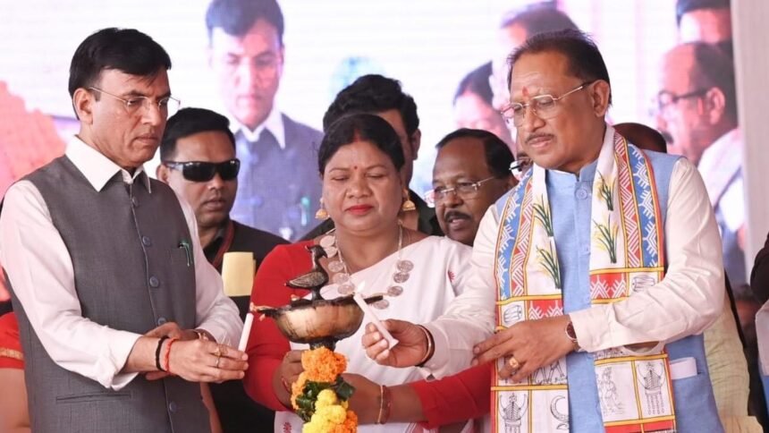 भगवान बिरसा मुंडा की जयंती पर जशपुर में निकली भव्य पदयात्रा, केन्द्रीय मंत्री मंडाविया ने किया शुभारंभ