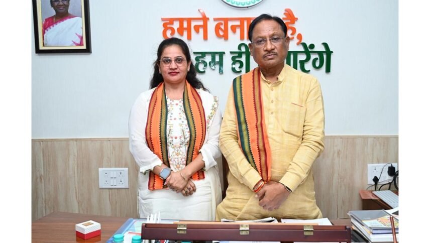 CG News: सरकार का एक वर्ष का कार्यकाल उपलब्धि पूर्ण रहा, महतारी वंदन योजना किसी वरदान से कम नहीं- रत्नावली कौशल