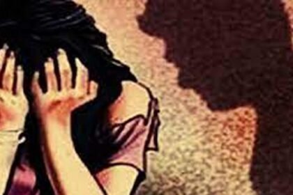 पिता की हैवानियत: कलयुगी बाप बना रहा था तीन बेटियों को हवस का शिकार, एक लड़की का हो चुका है चार बार गर्भपात, आरोपी गिरफ्तार!