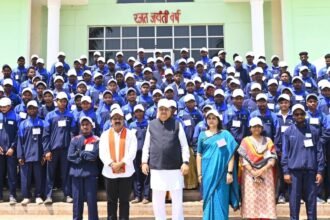 सुकमा के ग्रामीणों ने पहली बार राजधानी का किया भ्रमण, विधानसभा कार्यवाही देखकर हुए उत्साहित