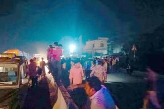 Road Accident: तेज रफ्तार का कहर, राहगीर को रौंदा; मौत के बाद आक्रोशित लोगों ने किया चक्काजाम