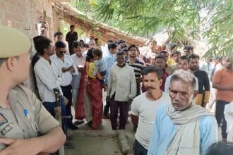 मंजर देख कांप गई रूह: पिता ने चार मासूमों का गला रेतकर की हत्या…फिर खुद लगा ली फांसी, जानिए क्या है पूरा मामला