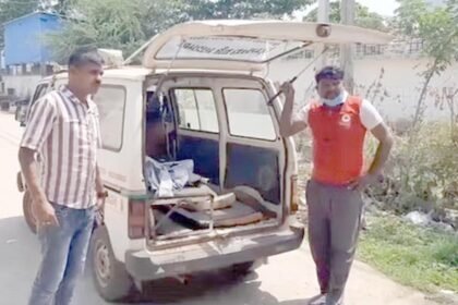 दिल दहलाने वाली वारदात: खून से सना मिला 6 साल का मासूम का शव और फांसी के फंदे पर लटका था पिता, पास में पड़ा था फावड़ा