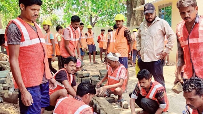 नक्सलवाद से हुनर की ओर: सरेंडर के बाद बदल रही जिंदगी