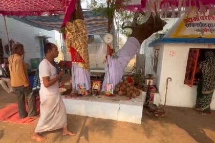 छत्तीसगढ़ का एक गांव 'झींका'…और गांव की सरहद पर एक मंदिर…अनोखी है यहां की आस्था, दर्शन करने उमड़ते हैं श्रद्धालू