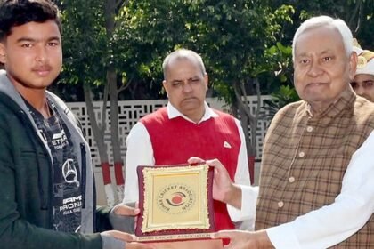 नीतिश सरकार का ऐलान, वैभव सूर्यवंशी को मिलेंगे 10 लाख रुपए, मुख्यमंत्री बोले- देश का नाम रोशन करें