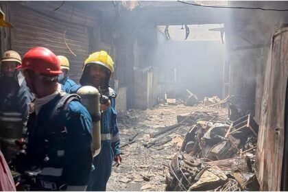 चारमीनार के पास एक इमारत में लगी भीषण आग; चार बच्चों समेत 13 की मौत, कई के फंसे होने की आशंका